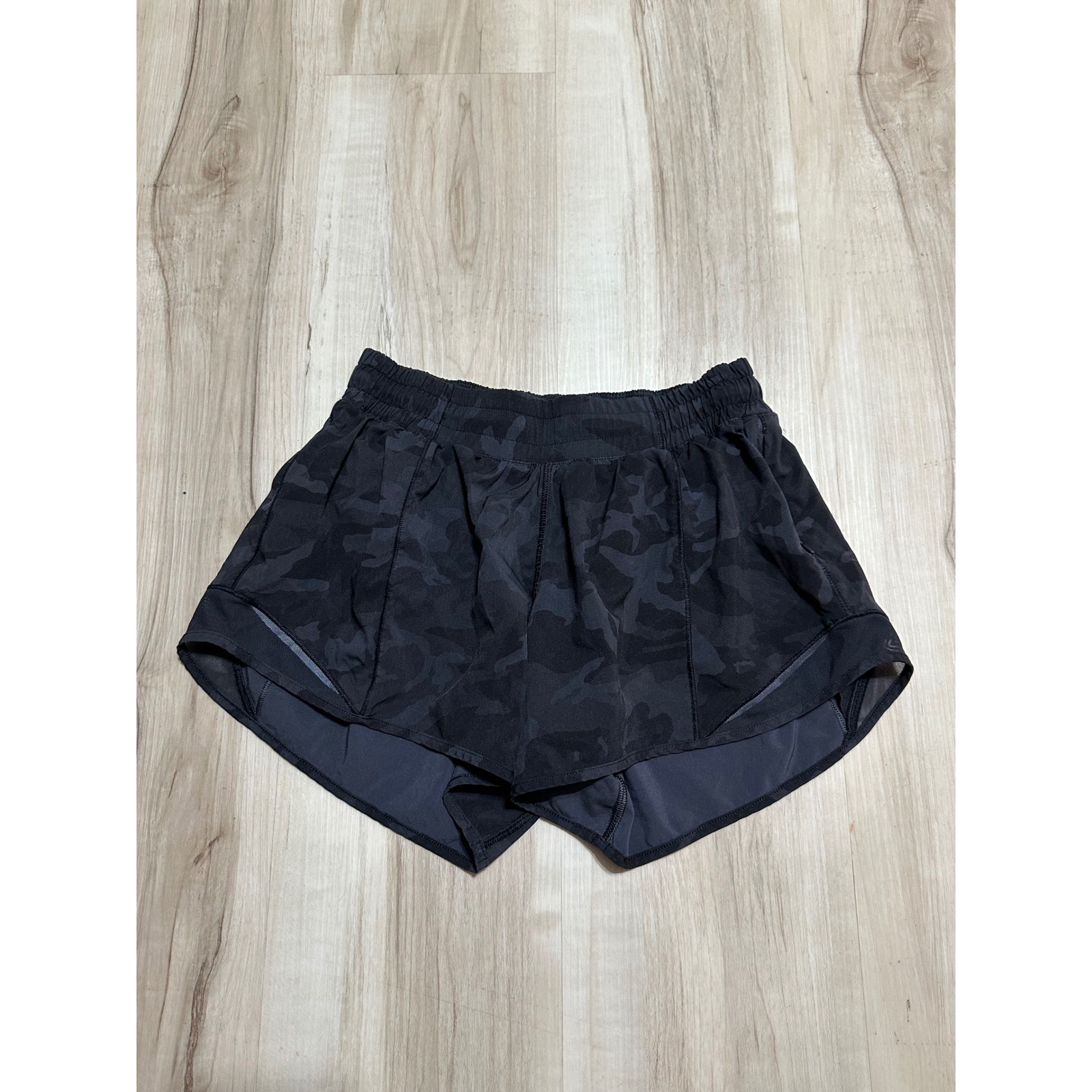 Lululemon Hotty Hot Shorts Camouflage Print Women's Size 6